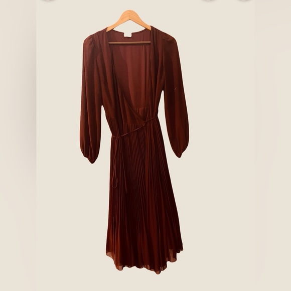 Aritizia Wilfred Burgundy Pleated Midi Dress XS. - Picture 2 of 3